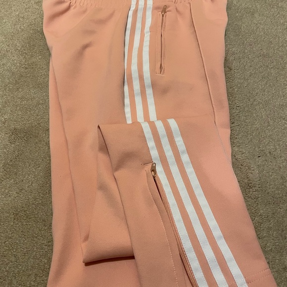 Adidas coral size small. Tapered ankle with zipper - Picture 4 of 6